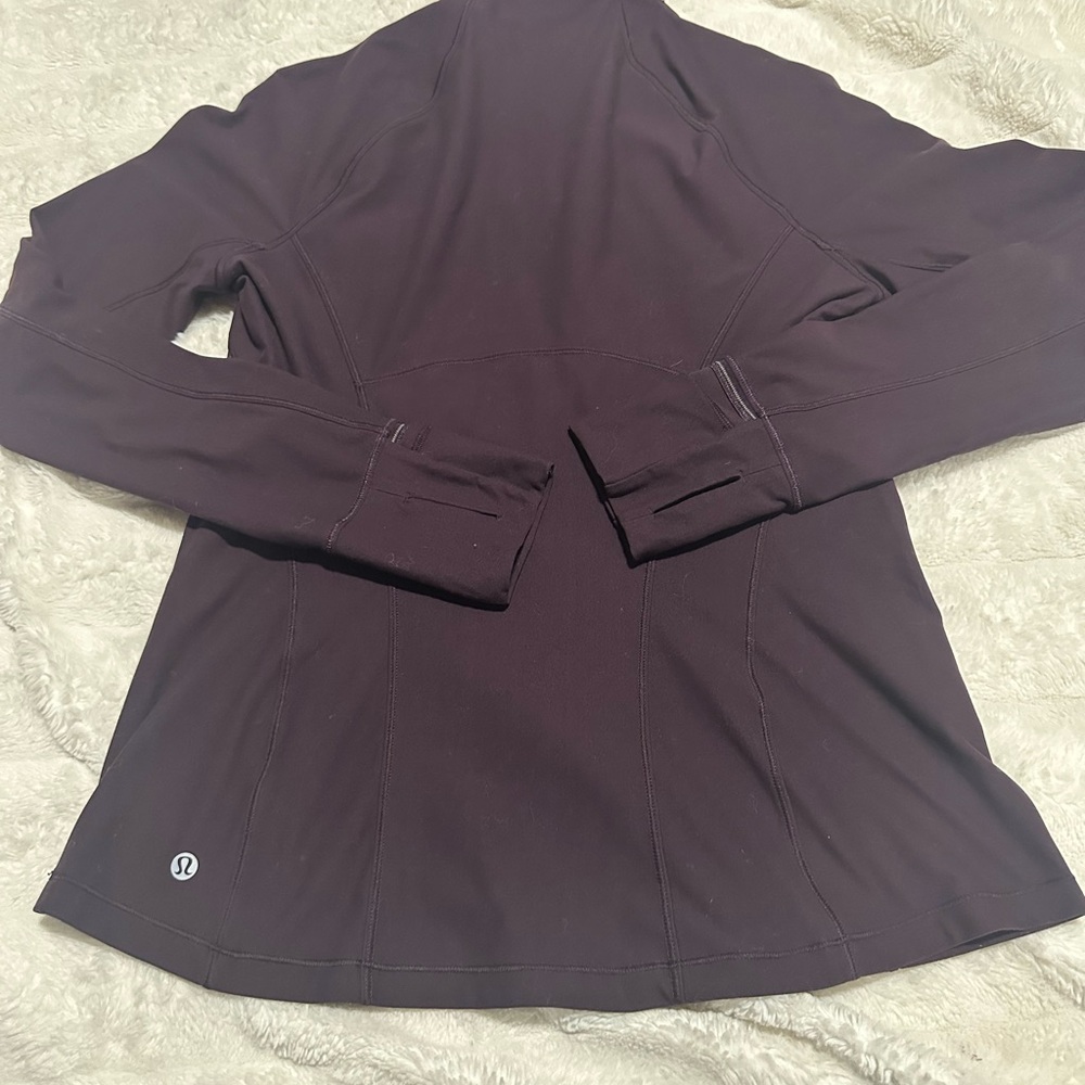 Lululemon fresh track 1/2 ziplong sleeve shirt.